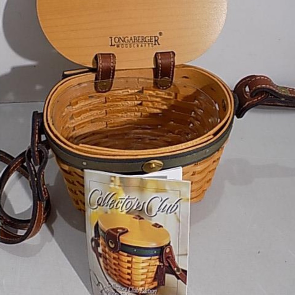 Longaberger 2000 small saddlebrook handwoven basket with liner - Picture 5 of 6